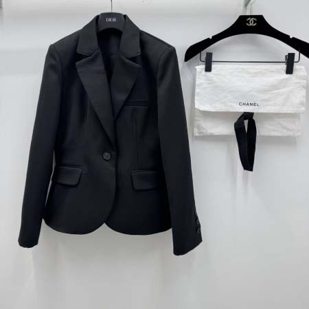 2025年11月23日入荷秋冬新作Dior ファッション/誕...