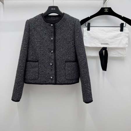 2025年11月23日入荷秋冬新作Dior ファッション/誕...