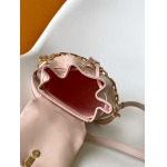 2025年12月8日入荷ヴィトン バッグM13389M13387 M13357 M13358 Coussin BackpackMonogram CoussinLV 21 x 26 x 10高品質新作/誕生日プレゼント