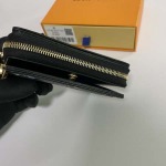 2025年12月8日入荷ヴィトン財布M13829LV SkiCoussinMonogramLV Circle 高品質新作/誕生日プレゼント