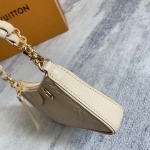 2025年12月9日入荷Louis Vuitton バッグ Easy Pouch M13614 M82346 M81862 M81066 M80349M14421 Easy PouchMonogram 高品質新作/誕生日プレゼント/ZC工場