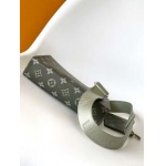 2025年12月9日入荷Louis Vuitton バッグM81124 Alpha Wearable Monogram Eclipse 18.5 x 11 x 6.5cm  高品質新作/誕生日プレゼント/ZC工場