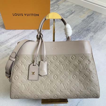 2025年12月10日入荷Louis Vuitton バッグ...