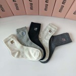 2025年12月10日入荷新品MiuMiu靴下ギフト/誕生日/記念品/アクセサリーkaka工場