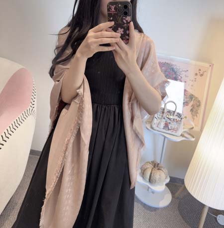 2025年12月11日入荷新品Louis Vuittonマフ...