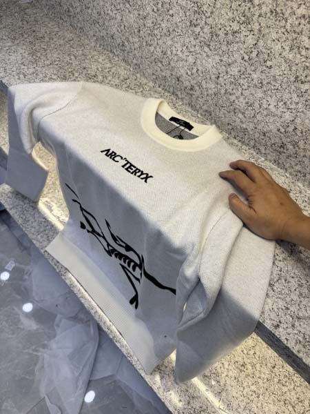 2025年12月15日入荷新作ARCTERYXセーター秋冬高...
