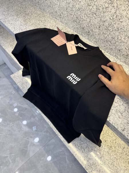 2025年12月15日入荷新作miumiuパーカー秋冬高品質...