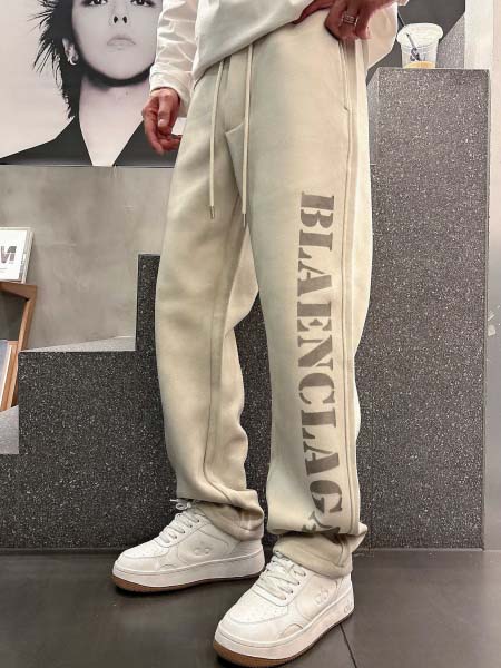 2025年11月19日秋冬新作Balenciagaスラックス...