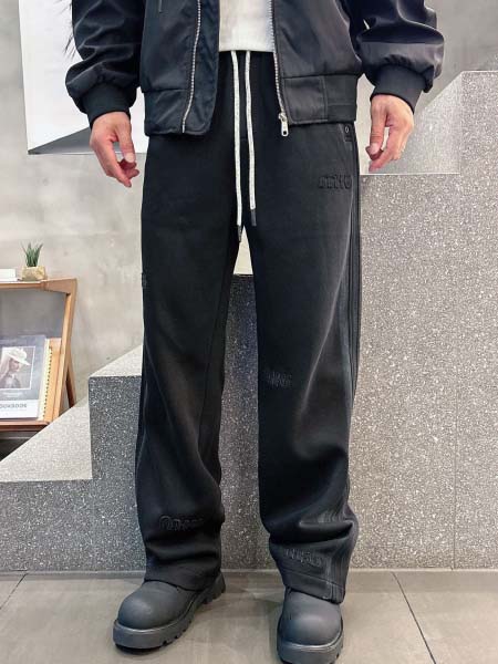 2025年12月26日秋冬新作miumiuスラックス/運動ズ...