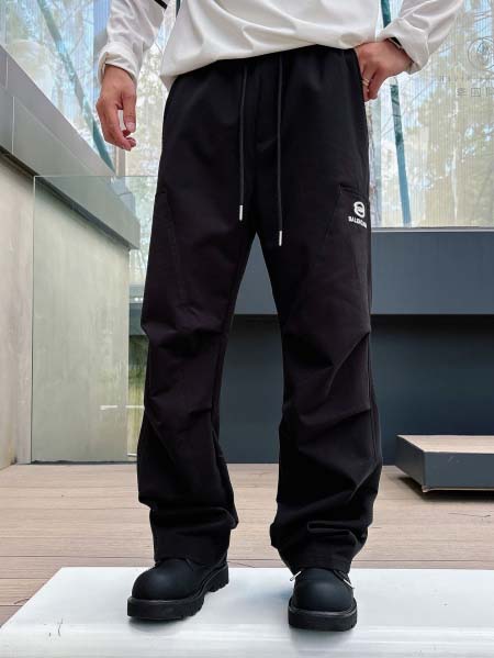 2025年12月26日秋冬新作Balenciagaスラックス...