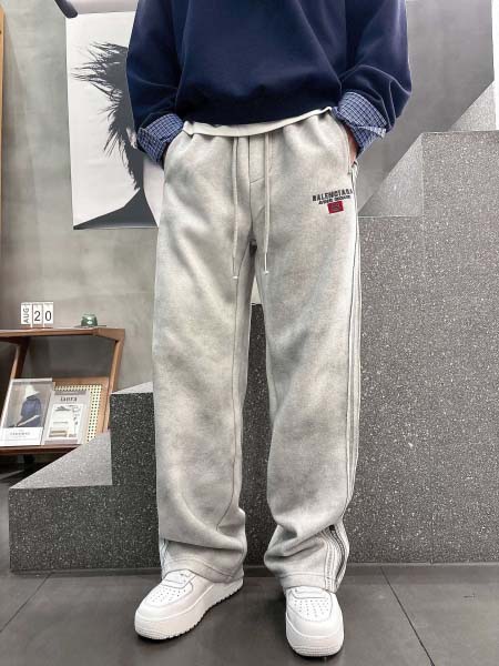 2025年12月26日秋冬新作Balenciagaスラックス...