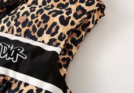 2026年1月9日DIOR 新作 羽毛綿のベストJX工場