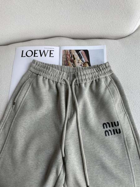 2026年1月20日新作miumiuスラックス高品質人気商品/誕生日プレゼント/FF工場