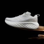 2026年1月9日入荷新品Saucony Triumph 21 N人気 スニーカー男女兼用/誕生日プレゼント/XH工場