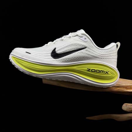 2026年1月10日入荷新品Nike VOMERO 18人気...