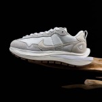 2026年1月10日入荷新品Sacai x NK VaporWaffle人気 スニーカー男女兼用/誕生日プレゼント/XH工場