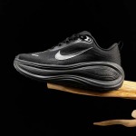 2026年1月10日入荷新品Nike VOMERO 18人気 スニーカー男女兼用/誕生日プレゼント/XH工場