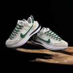 2026年1月10日入荷新品Sacai x Nike LDWaffle “Gorge Green”人気 スニーカー男女兼用/誕生日プレゼント/XH工場