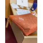 2026年1月14日新作 高品質Louis VuittonバッグM12665/Monogram   Pochette Voyage 32 x 21 x 8  /GQ工場