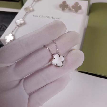 2026年2月1日入荷新品van cleef & arpelsネックレスギフト/誕生日/記念品/アクセサリーxin工場