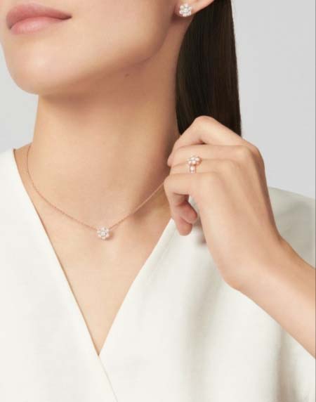 2026年2月1日入荷新品van cleef & arpelsネックレスギフト/誕生日/記念品/アクセサリーxin工場