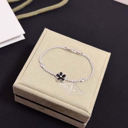 2026年2月1日入荷新品van cleef & arpelsブレスレットギフト/誕生日/記念品/アクセサリーxin工場