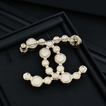 2026年2月2日入荷新品シャネルブローチギフト/誕生日/記念品/アクセサリーxin工場
