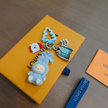 2026年2月3日入荷新品ルイヴィトン キーホルダー ギフト/誕生日/記念品/アクセサリーxin工場