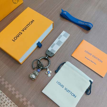 2026年2月3日入荷新品ルイヴィトン キーホルダー ギフト/誕生日/記念品/アクセサリーxin工場