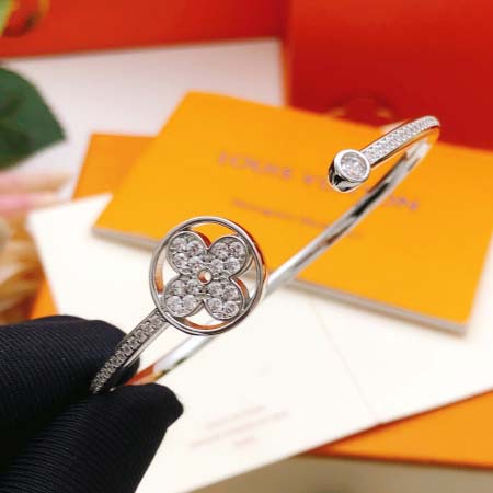 2026年2月3日入荷新品ルイヴィトン腕輪/ブレスレットギフト/誕生日/記念品/アクセサリーxin工場