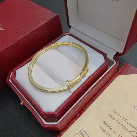 2026年2月3日入荷新品カルティエブレスレットギフト/誕生日/記念品/アクセサリーxin工場