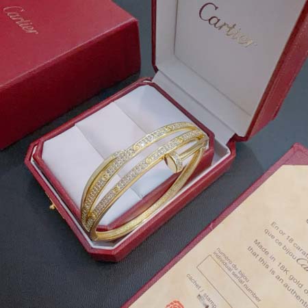 2026年2月3日入荷新品カルティエブレスレットギフト/誕生日/記念品/アクセサリーxin工場