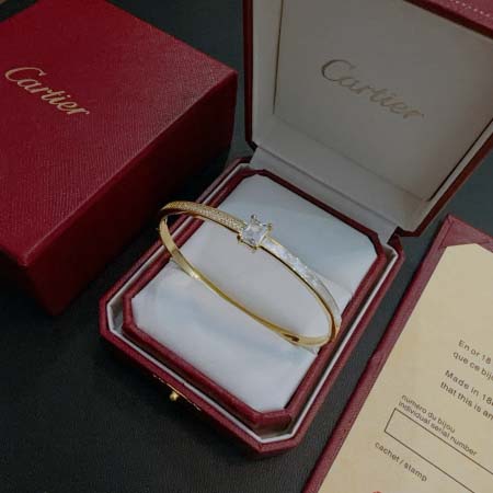 2026年2月3日入荷新品カルティエブレスレットギフト/誕生日/記念品/アクセサリーxin工場
