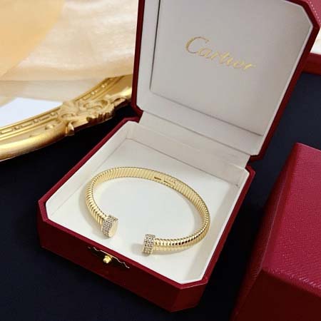 2026年2月4日入荷新品Cartier腕輪/ブレスレットギフト/誕生日/記念品/アクセサリーxin工場