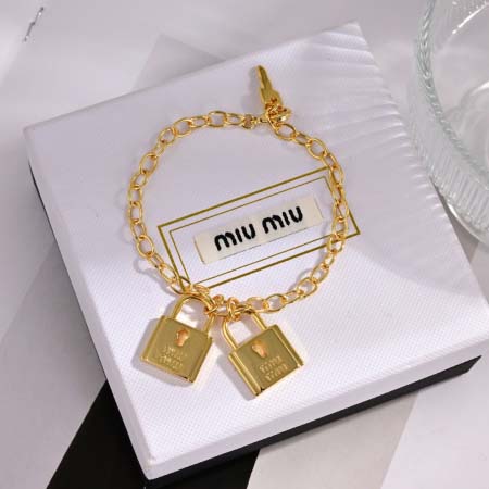 2026年2月5日入荷新品miumiuブレスレットギフト/誕生日/記念品/アクセサリーxin工場
