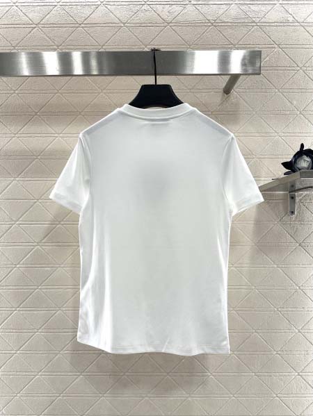 2026年2月26日入荷早春新作 miumiu半袖 tシャツファッション/誕生日プレゼント/贈り物 can工場