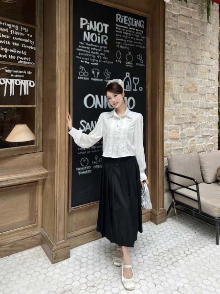 2026年2月26日入荷早春新作 miumiuシャツファッション/誕生日プレゼント/贈り物 can工場