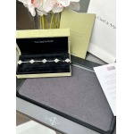 2026年2月1日入荷新品van cleef & arpelsブレスレットギフト/誕生日/記念品/アクセサリーxin工場