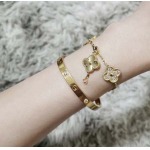2026年2月1日入荷新品van cleef & arpelsブレスレットギフト/誕生日/記念品/アクセサリーxin工場
