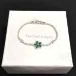 2026年2月1日入荷新品van cleef & arpelsブレスレットギフト/誕生日/記念品/アクセサリーxin工場