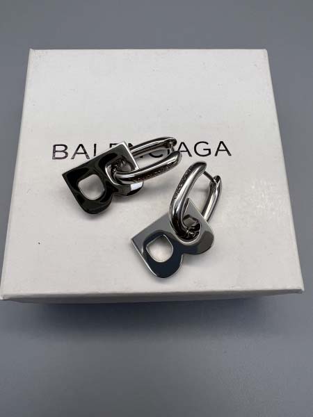 2026年2月3日入荷新品Balenciagaピアスギフト/...