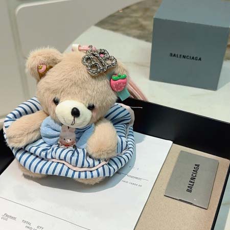 2026年2月3日入荷新品Balenciaga キーホルダー...