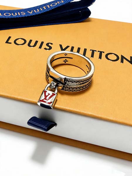2026年2月3日入荷新品ルイヴィトン指輪ギフト/誕生日/記...