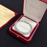 2026年2月3日入荷新品カルティエブレスレットギフト/誕生日/記念品/アクセサリーxin工場