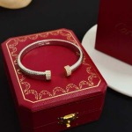 2026年2月4日入荷新品Cartier腕輪/ブレスレットギフト/誕生日/記念品/アクセサリーxin工場