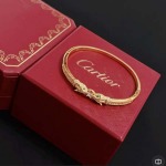 2026年2月4日入荷新品Cartier腕輪/ブレスレットギフト/誕生日/記念品/アクセサリーxin工場