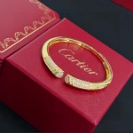 2026年2月4日入荷新品Cartier腕輪/ブレスレットギフト/誕生日/記念品/アクセサリーxin工場