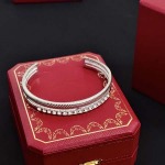 2026年2月4日入荷新品Cartier腕輪/ブレスレットギフト/誕生日/記念品/アクセサリーxin工場
