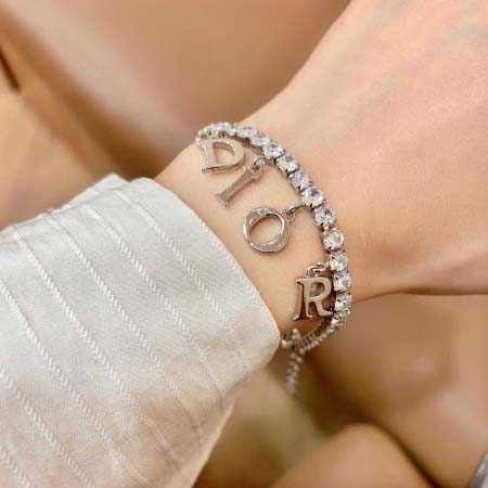 2026年2月5日入荷新品Diorブレスレットギフト/誕生日...