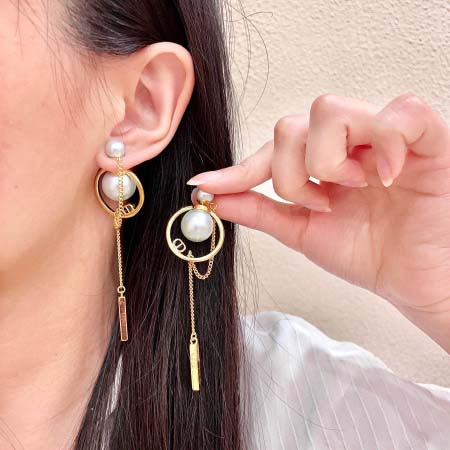 2026年2月5日入荷新品Diorピアスギフト/誕生日/記念...